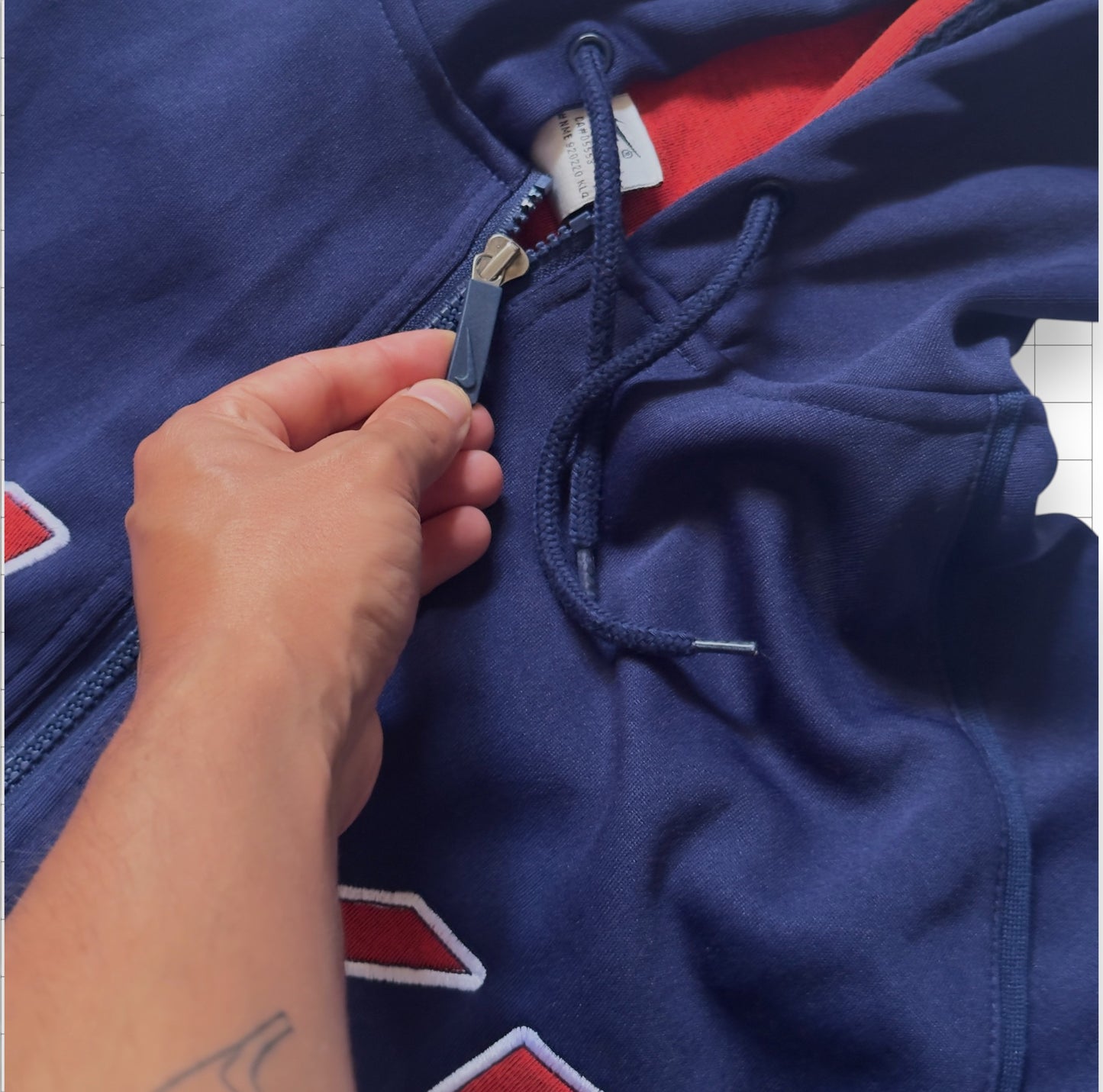 Nike full zip hoodie (m)